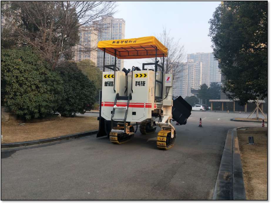 要正確使用操作混凝土路緣石滑模攤鋪機，定期對路緣石滑模機進行保養(yǎng)和維護